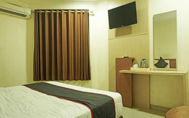 SUPER OYO Collection O 91409 Hotel Fiducia Otista 153 - 157