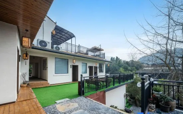 Chadong 1803 | Sunset Mountain Town · 360° Half-hill Garden · Vista Literary Guesthouse – Outside – Xiangxi