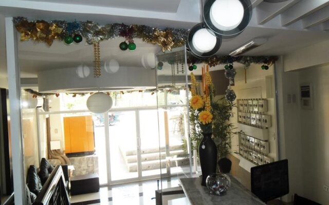 Ava Palm Suites