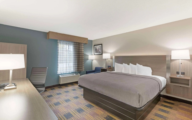 Quality Inn Newton at I-80