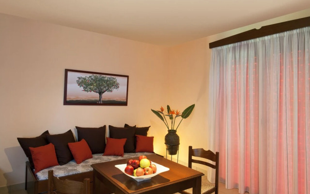 Makis Inn Resort