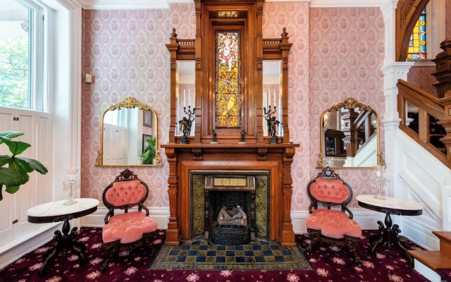 Central Park Bed & Breakfast