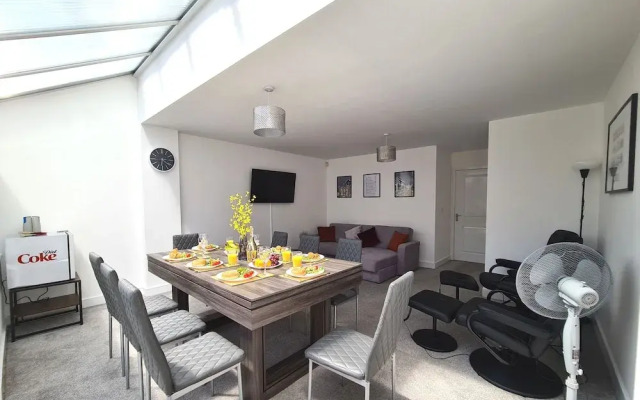 House of 4 Chimneys by Your Lettings UK