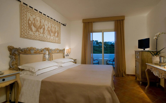 COLONNA GRAND HOTEL CAPO TESTA, a Colonna Luxury Beach Hotel, Santa Teresa Sardegna