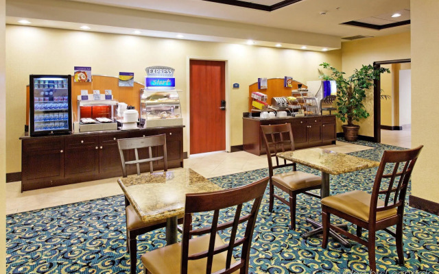 Holiday Inn Express Hotel & Suites Cookeville by IHG