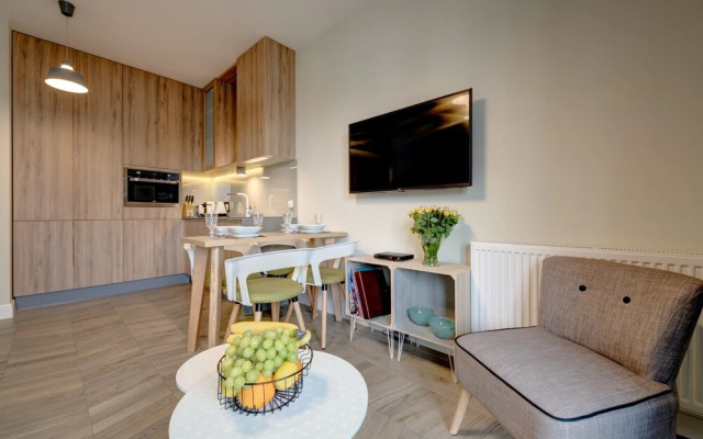 Live & Travel Apartments