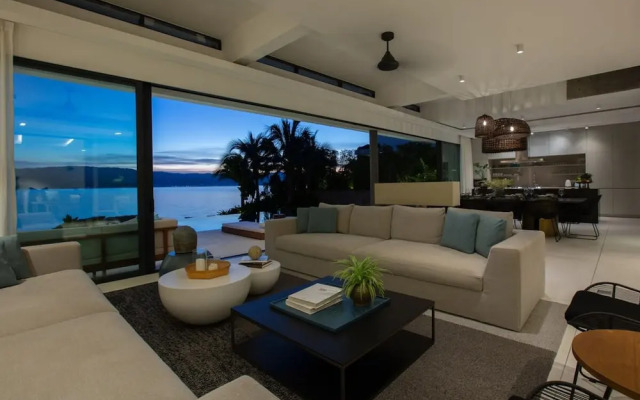 Solaris 3-bedroom Beachfront Villa in Koh Samui