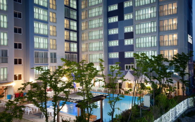 The Blue Hill Condo