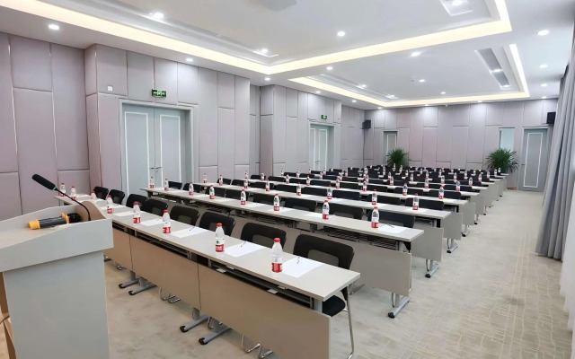 Mercure Wuhan Yangluo