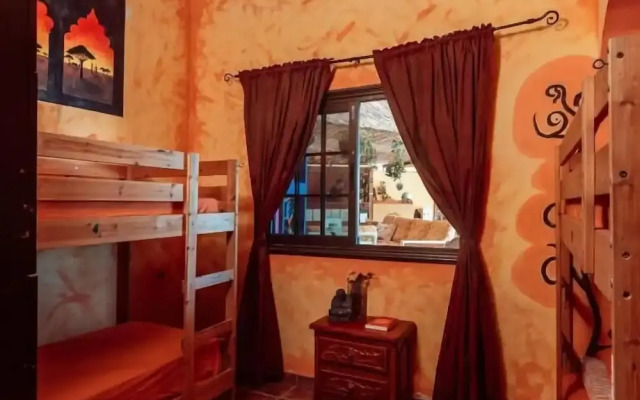 Los Amigos Nest Hostel