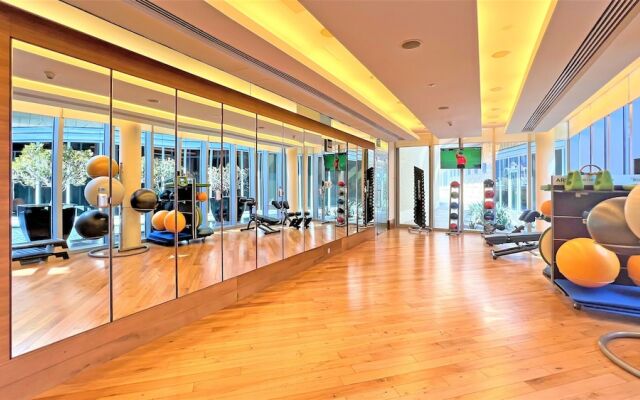 Address Dubai mall Balcony Burj view