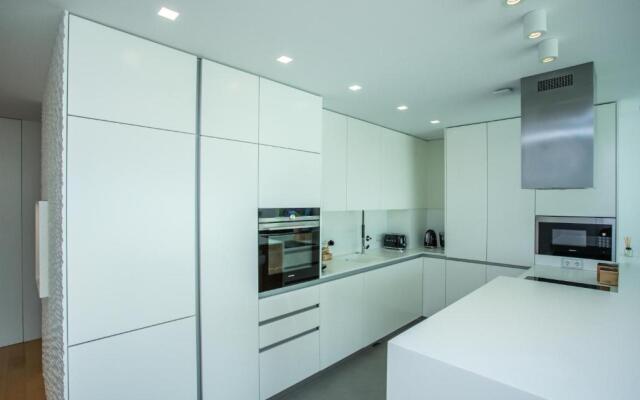 Acqua House by Rent4all