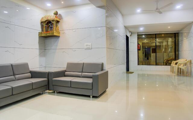 OYO 73225 Hotel Laxmi Kuber