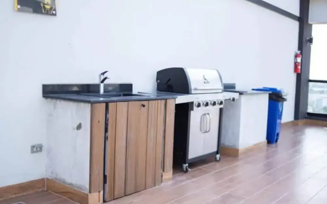 Luxury Condo 1 Br Pool Excellent Location