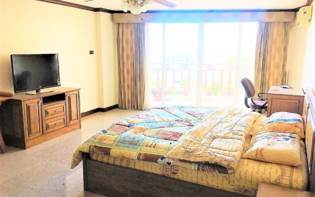 "royal Hill Resort Pattaya Corner Condo With sea & Pool Views"