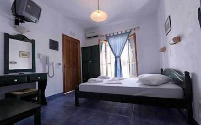 Siroco's Rooms And Studios