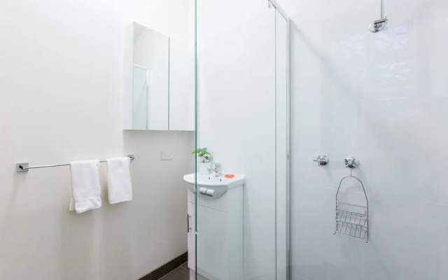 Hanna, 4BDR Melbourne Apartment