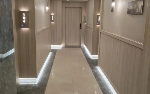 Crown Suites