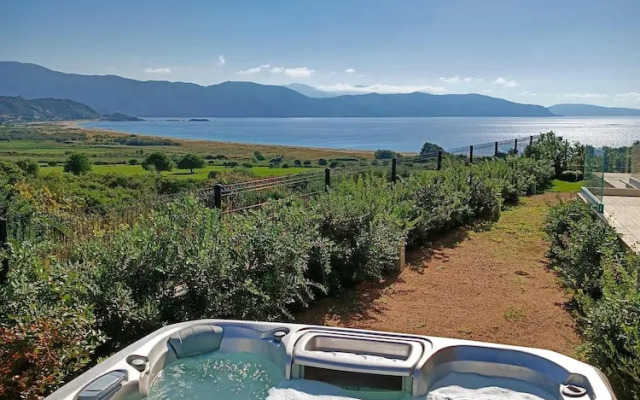 Villa Riposu Jacuzzi Pool Beach Access on Foot