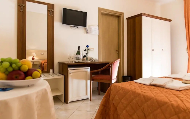 Elia Hotel