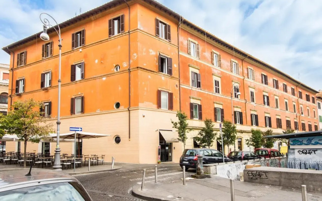 RSH San Cosimato Luxury Bright Apartment