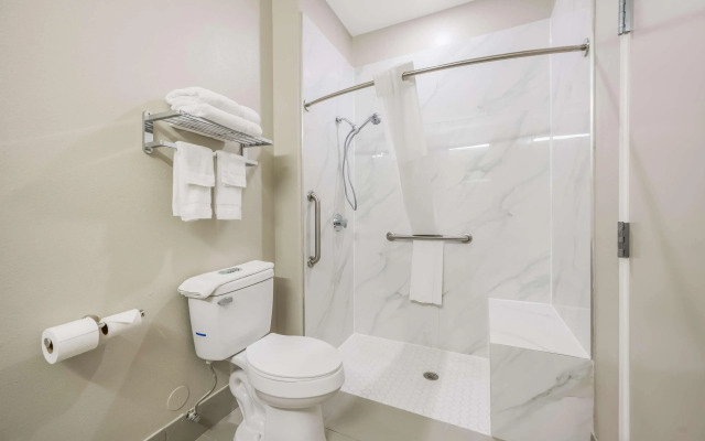 SureStay Studio by Best Western Conroe Downtown