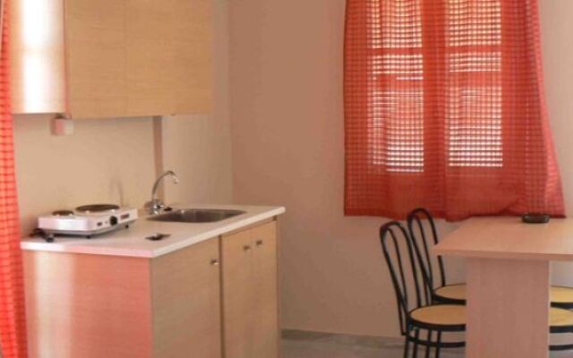 Happyland Hotel Apartments