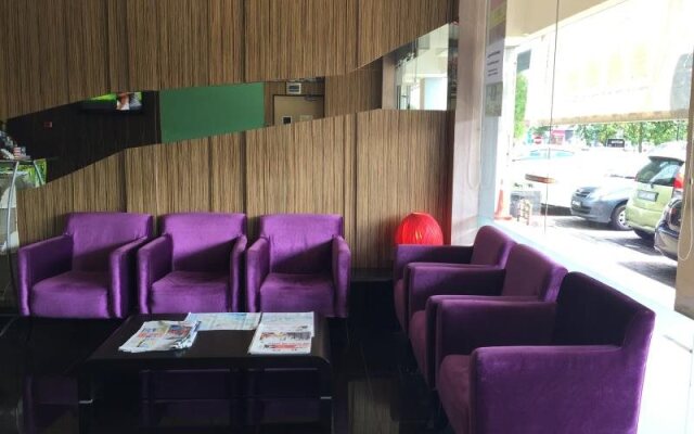 Eight Days Boutique Hotel @ Permas Jaya