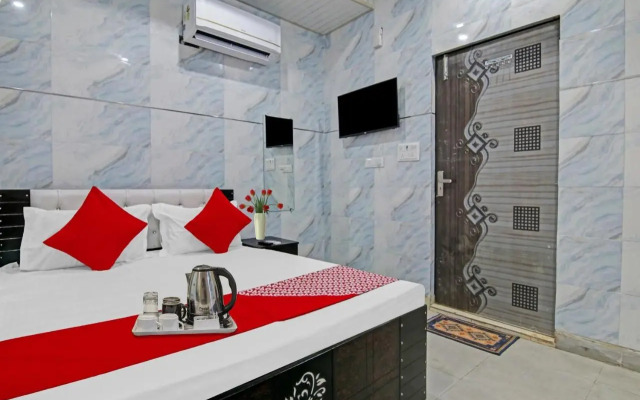 OYO Flagship 70081 Hotel You & Me