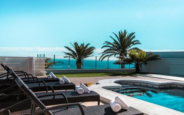 Abahana Villas Lou