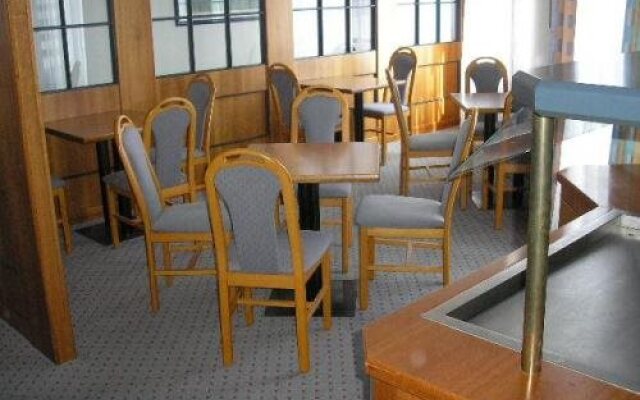 Buffet Hotel