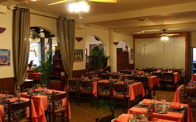 Hotel Bar Restaurant La Pomme de Pin