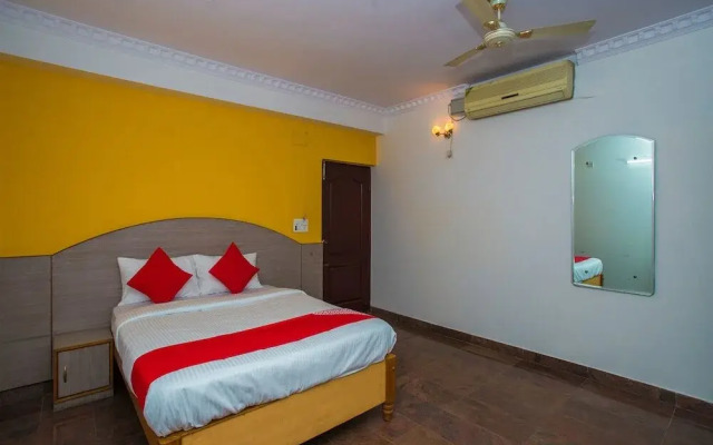 OYO 16123 Chandana Deluxe