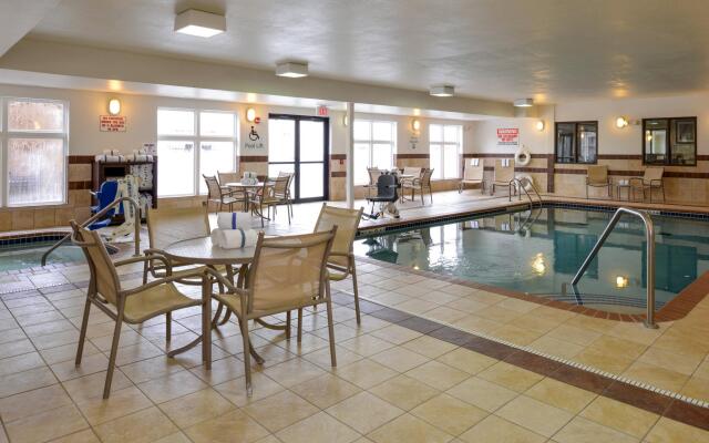 Holiday Inn Express & Suites Cherry by IHG