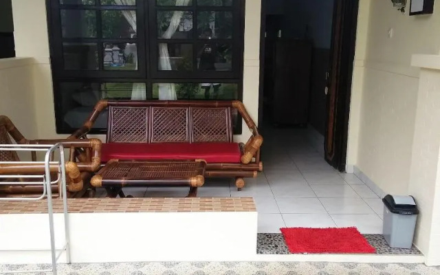 Puri Mandhara Lovina