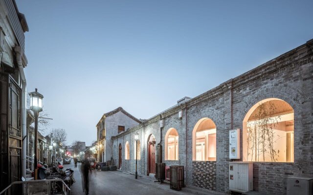 Layering Courtyard Hutel Qianmen