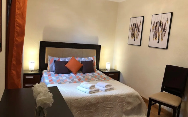 Penteada's Apartment - Charming & Trendy