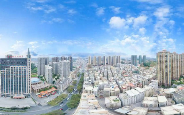 Vienna International Hotel (Gaozhou)