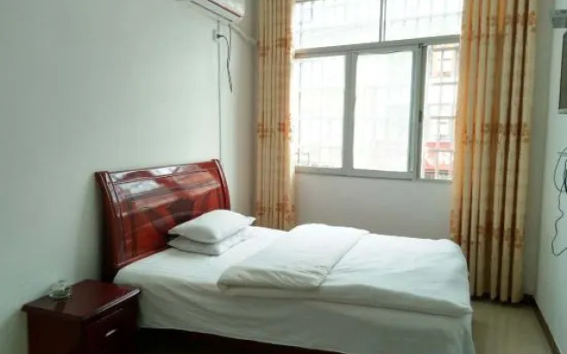 Cili Xiangweizhuang Inn