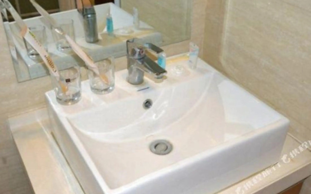 九九时尚酒店(郑州二七万达广场店)