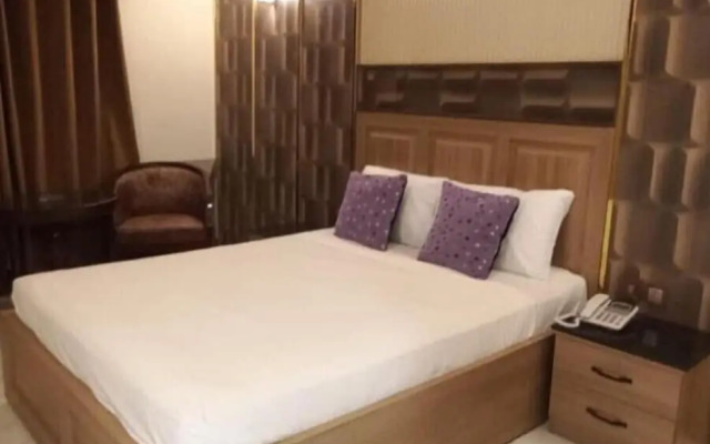 Sarawan Hotel