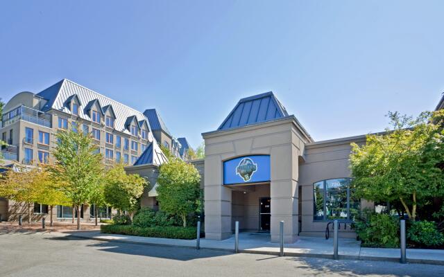 Holiday Inn Hotel & Suites North Vancouver, an IHG Hotel