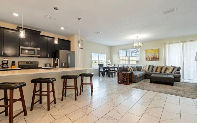 Amazing 5bdr House w Pool -4857