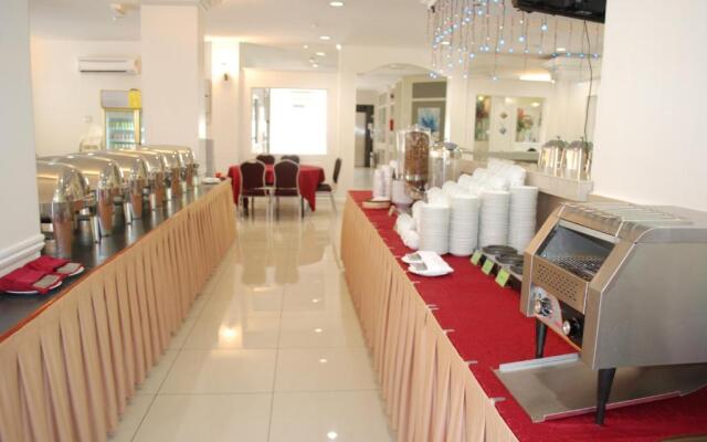 Akar Beach Resort