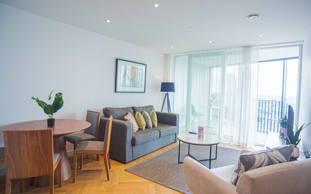 High Rise 1 Bedroom Apartment in Southbank