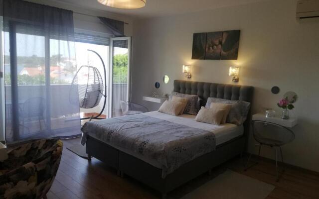 Rooms and Apartments Riviera