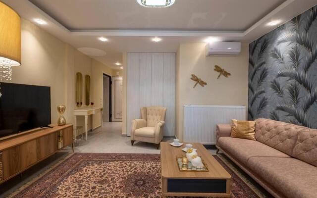 Maison De Luxx, A9 Central Lux