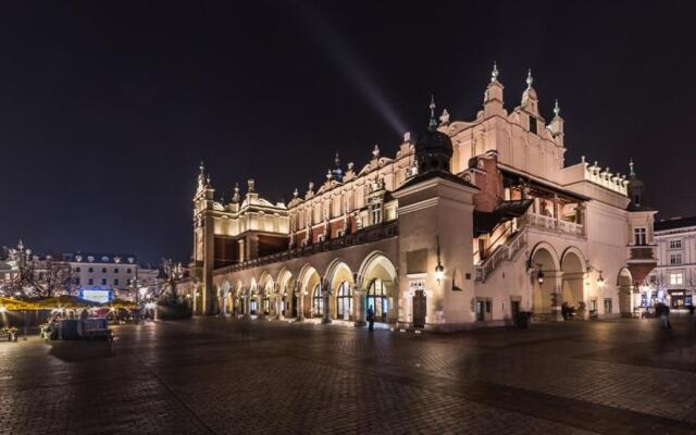 Top floor luxury apartment