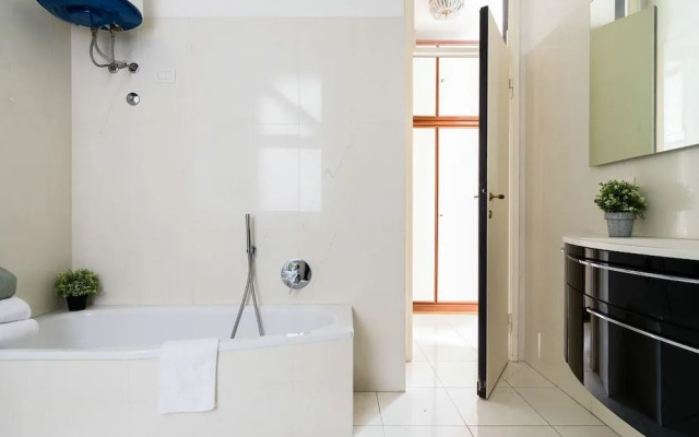 Piazza Cavour Lake View