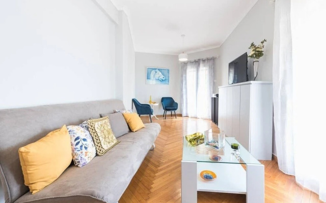 Central Flat with Cosy Sunny Terrace